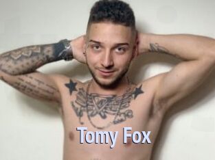 Tomy_Fox